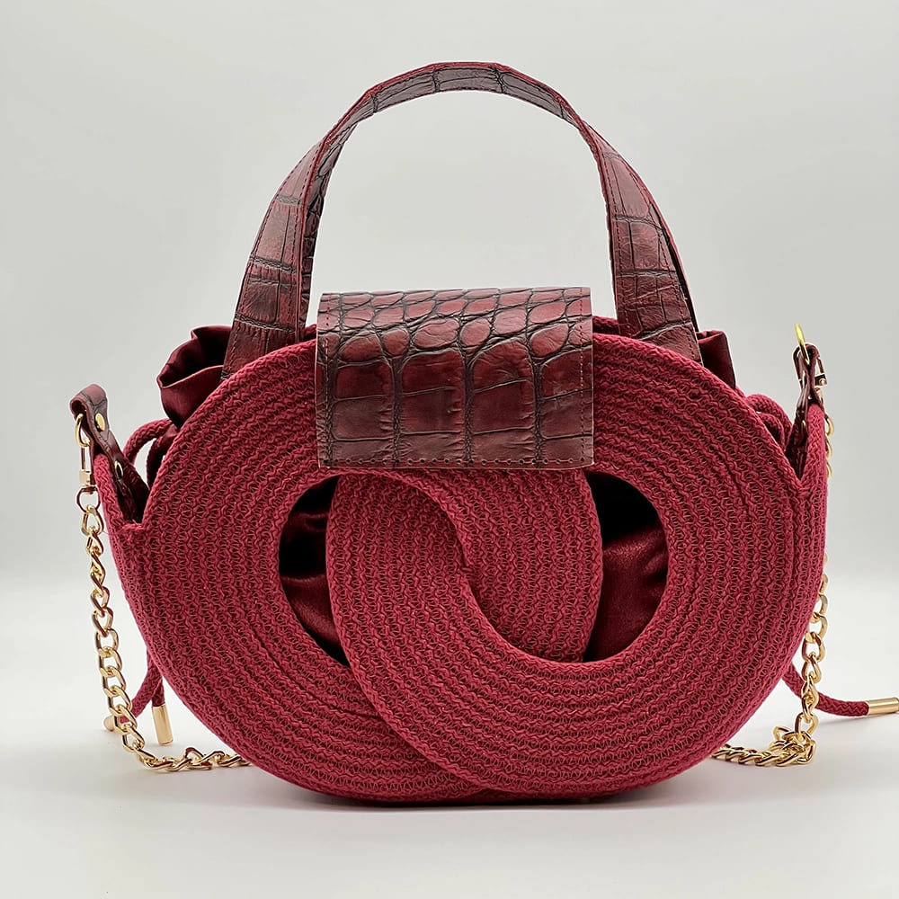 Börvörös színű EVA Infinity limitált designer női táska egymásba fonódó karika mintával a NADRI Bags kollekcióból.