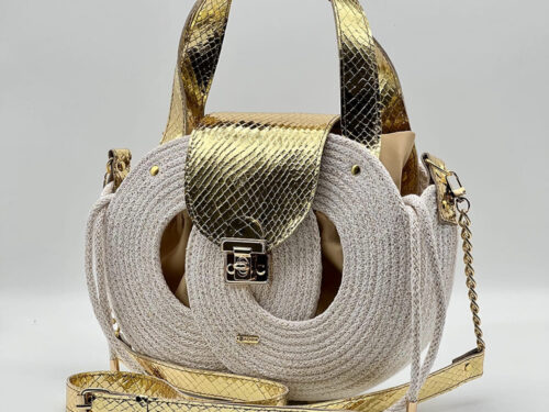 Fehér színű, arany szálakkal díszített EVA Infinity limitált designer női táska egymásba fonódó karika mintával és valódi bőr kiegészítőkkel a NADRI Bags kollekcióból.