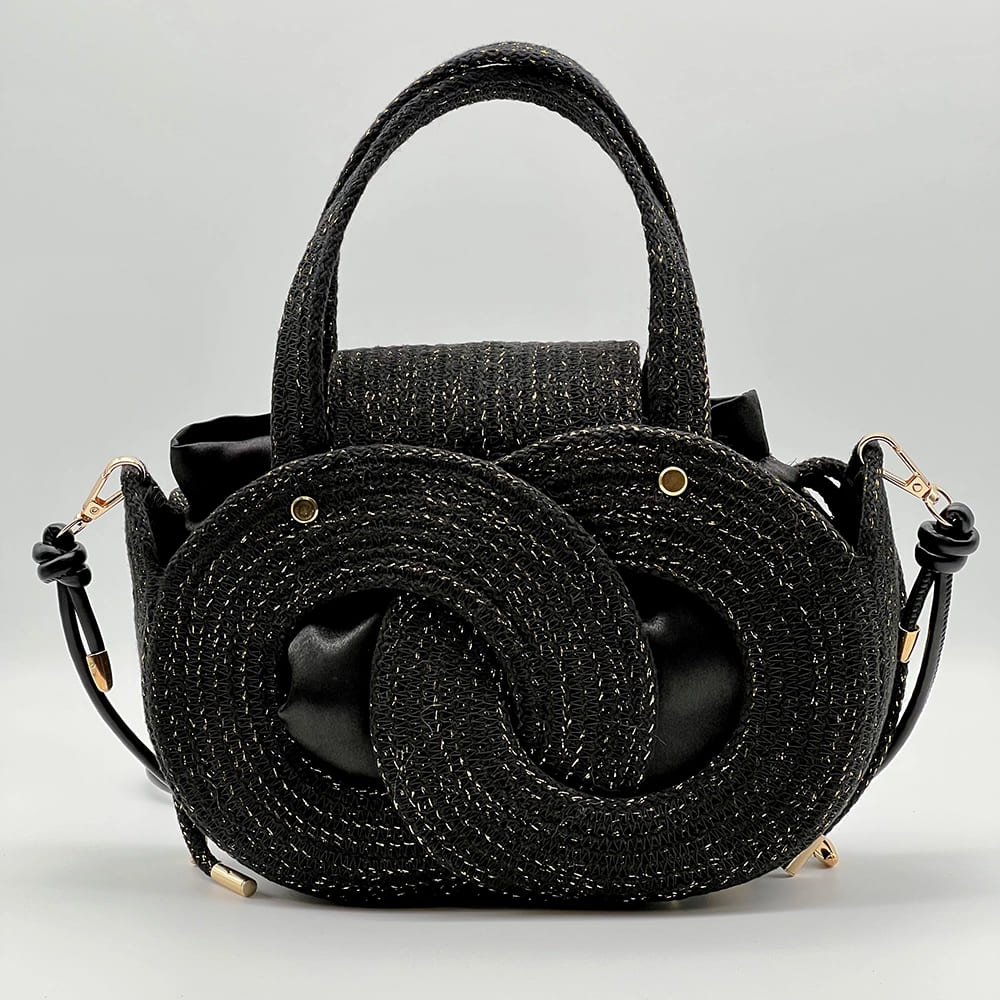 Fekete színű, arany szálakkal díszített EVA Infinity limitált designer női táska egymásba fonódó karika mintával a NADRI Bags kollekcióból.