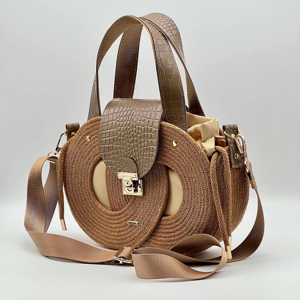 Karamell barna EVA Infinity limitált designer női táska egymásba fonódó karika mintával és valódi bőr kiegészítőkkel a NADRI Bags kollekcióból.