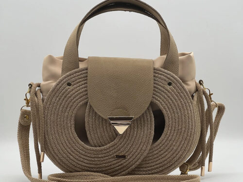 Bézs színű EVA Infinity limitált designer női táska egymásba fonódó karika mintával és valódi bőr kiegészítőkkel a NADRI Bags kollekcióból.
