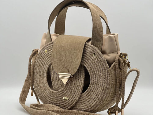 Bézs színű EVA Infinity limitált designer női táska egymásba fonódó karika mintával és valódi bőr kiegészítőkkel a NADRI Bags kollekcióból.