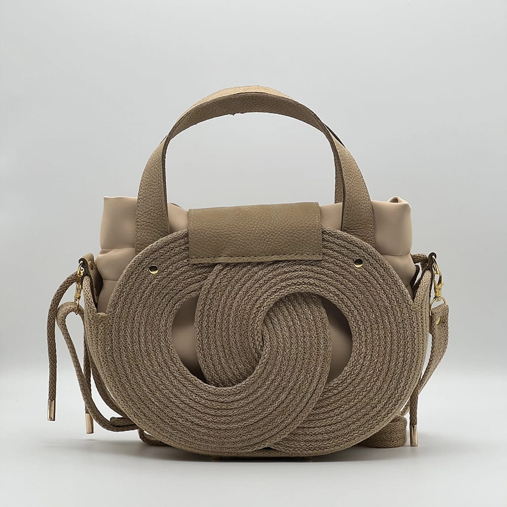 Bézs színű EVA Infinity limitált designer női táska egymásba fonódó karika mintával és valódi bőr kiegészítőkkel a NADRI Bags kollekcióból.