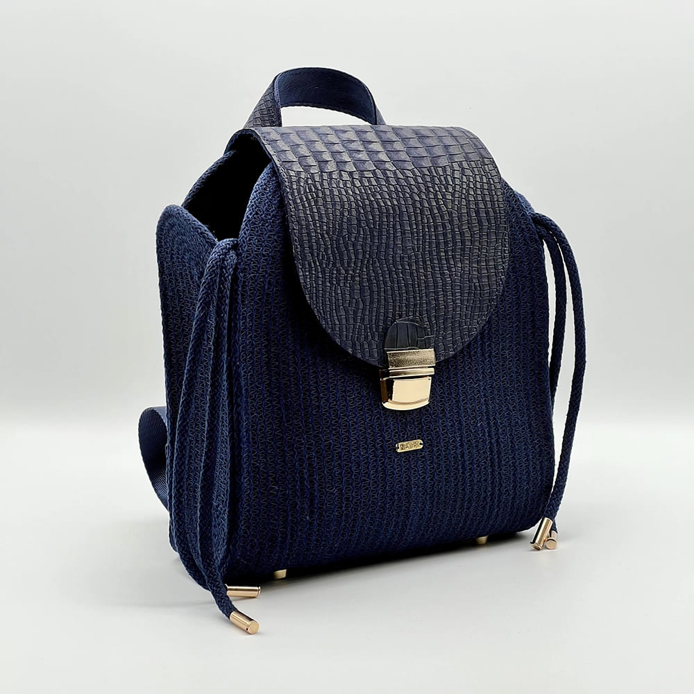 MONI Urban tengerészkék elegáns női hátizsák, valódi bőr kiegészítőkkel a városi mindennapokra a NADRI Bags kollekcióból.