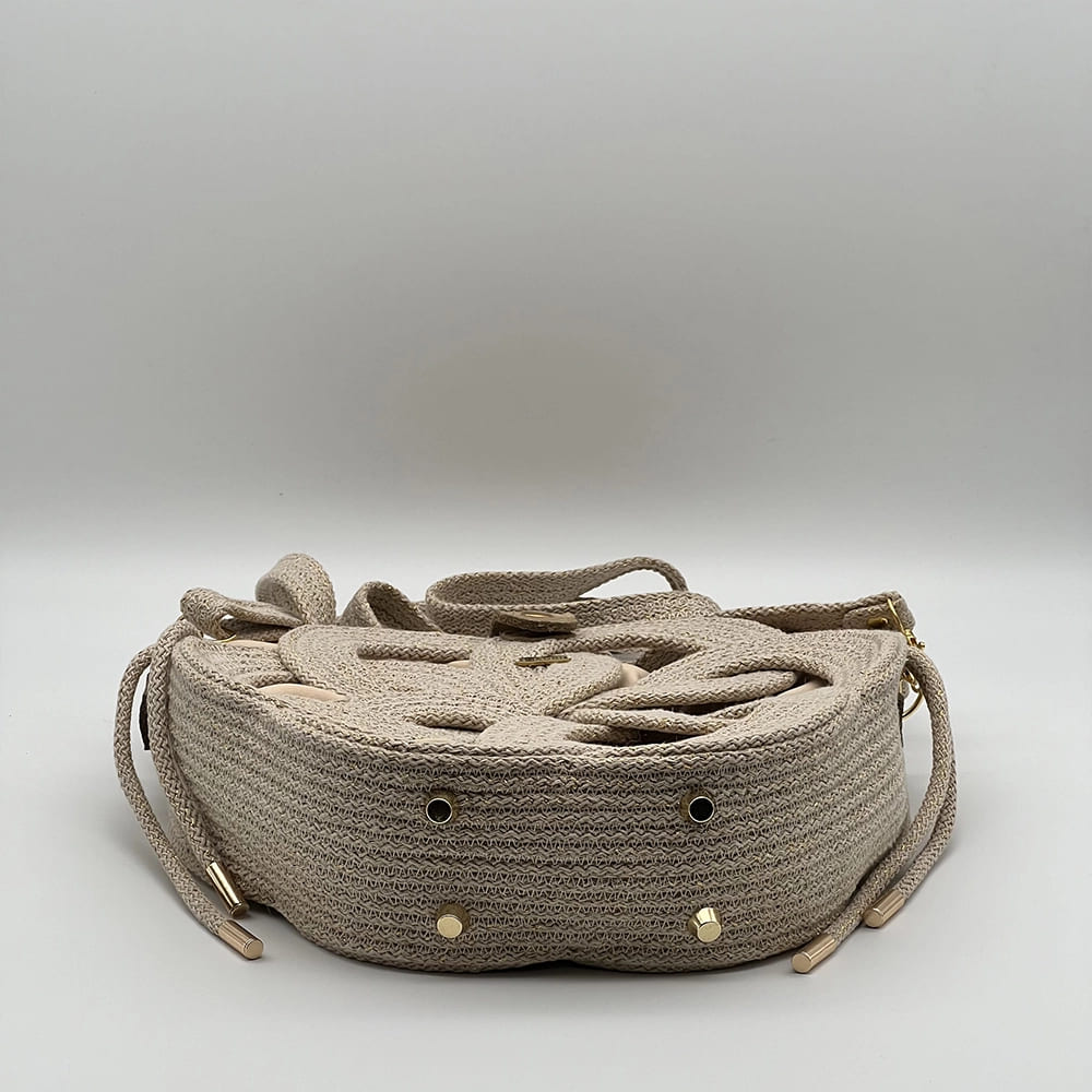 Bézs színű, arany szálakkal díszített EVA Eternity limitált designer női táska egymásba fonódó karika mintával a NADRI Bags kollekcióból.