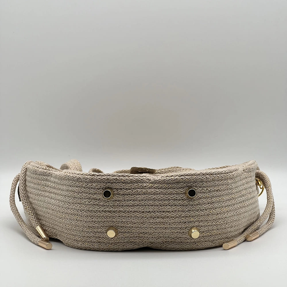 Bézs színű, arany szálakkal díszített EVA Eternity limitált designer női táska egymásba fonódó karika mintával a NADRI Bags kollekcióból.