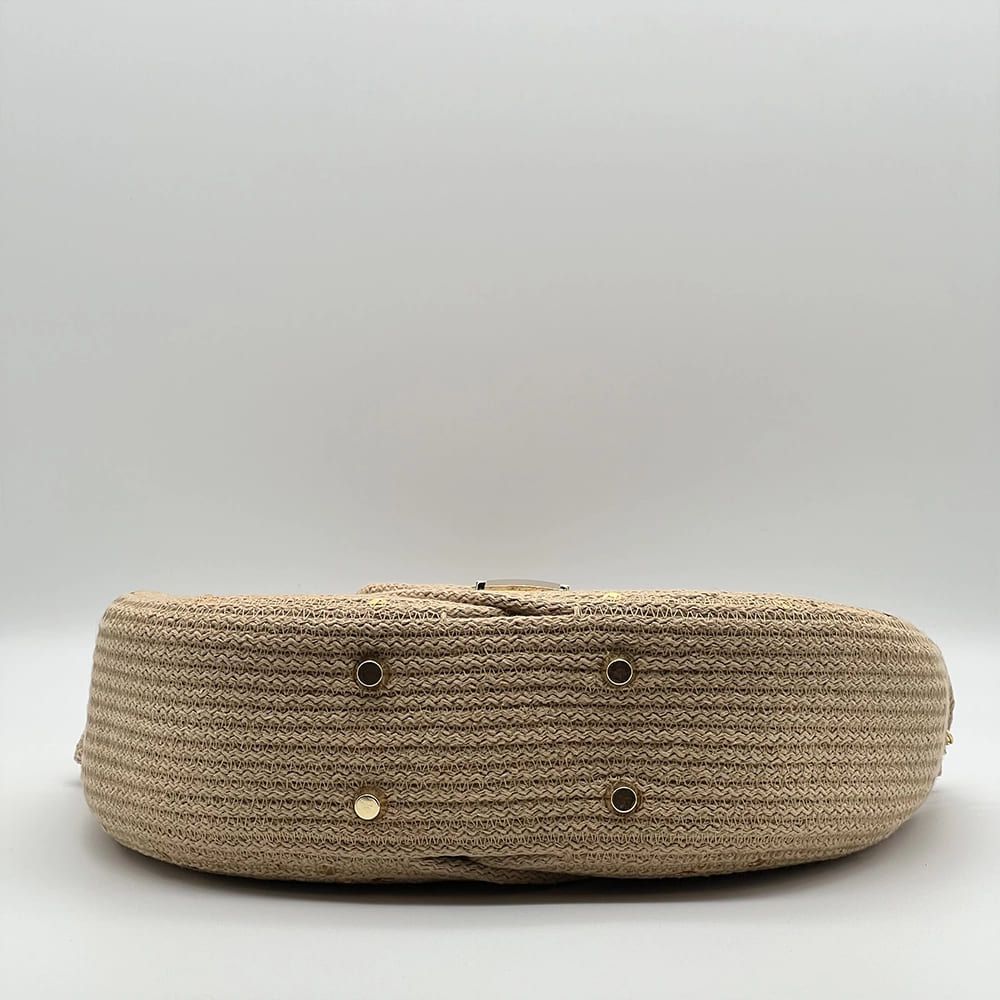 Bézs színű, flitterekkel díszített EVA Infinity limitált designer női táska egymásba fonódó karika mintával a NADRI Bags kollekcióból.